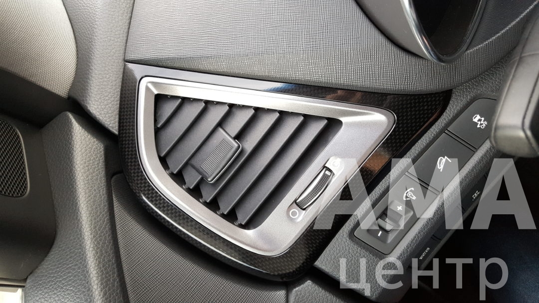 Аквапринт элементов кузова и салона Hyundai Santa Fe.