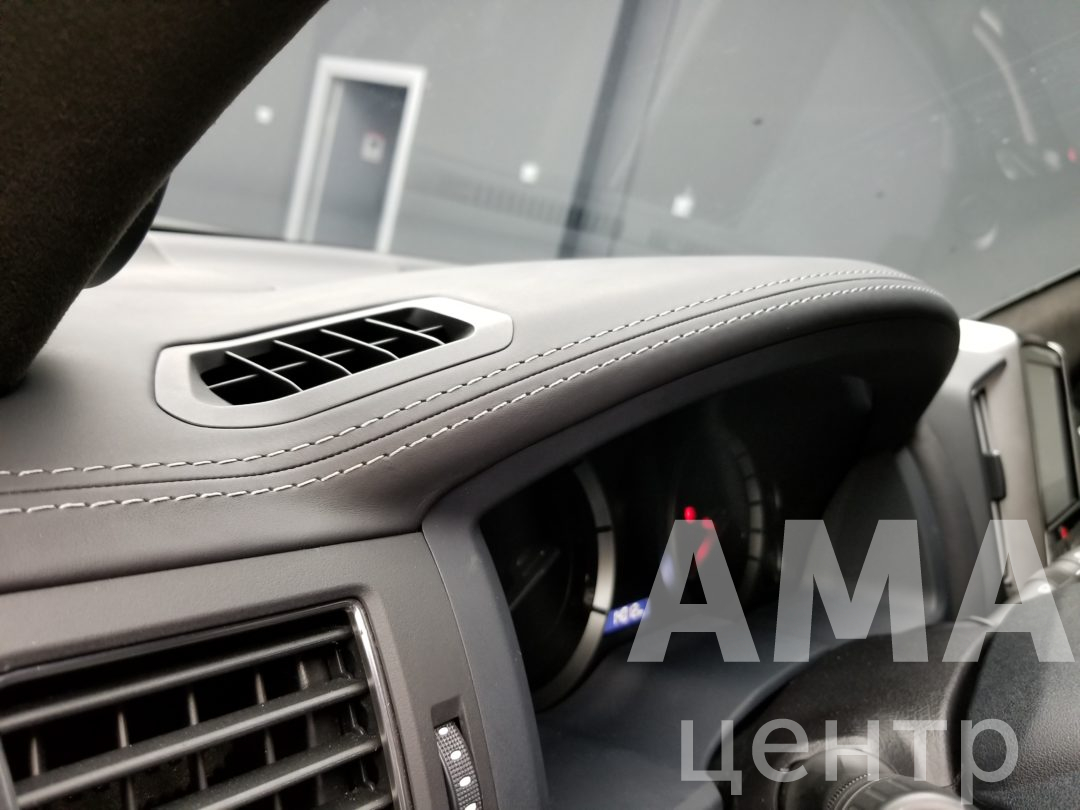 Перетяжка салона автомобиля Toyota LC200